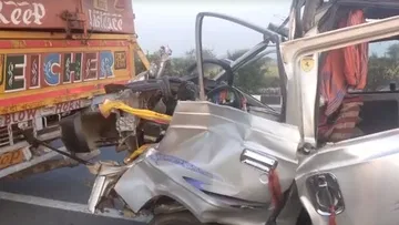 Four including husband and wife died due to van ramming into a standing container