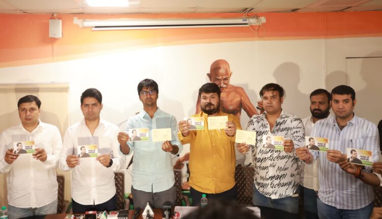 Indian Youth Congress today launched the 'Jawab Do Postcard' campaign across the country.