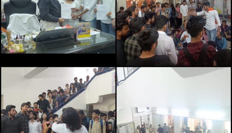 ABVP demonstrated against Ramjas administration