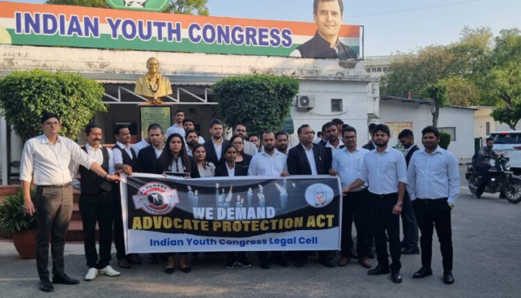 Youth Congress organizes candle march demanding "Advocate Protection Act"