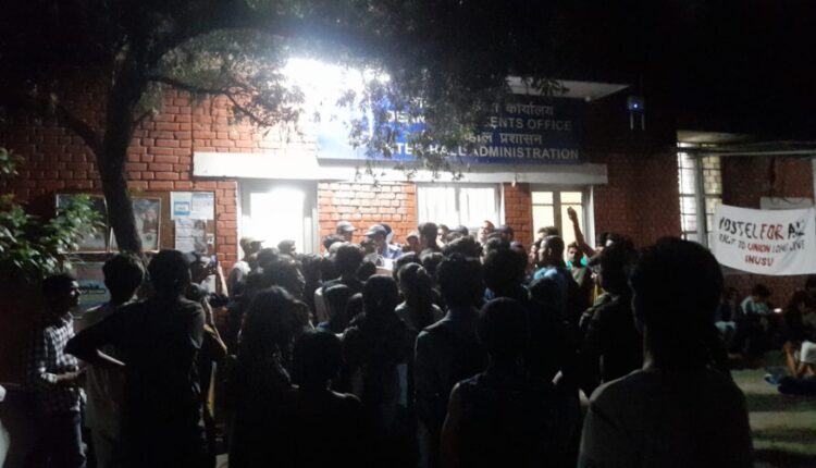 ABVP protests demanding hostel allotment in JNU