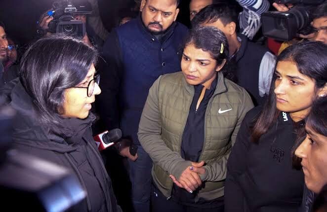 Delhi Commission for Women issues notice to Delhi Police in sexual harassment case against women wrestlers