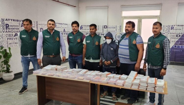 Delhi Police nabbed six accused from Bihar who cheated crores by selling fake insurance policies