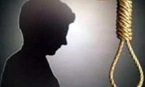17 year old student committed suicide by hanging due to love affair