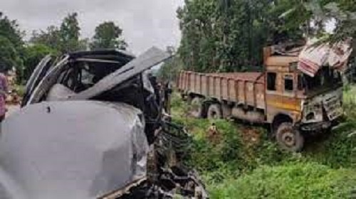 Two killed after the car overturned and fell away after colliding with a truck going in the opposite direction