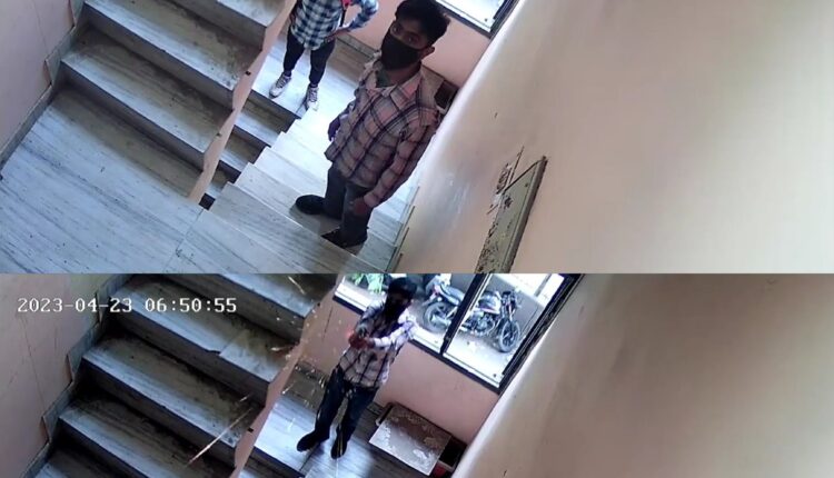 miscreants opened fire by knocking on the door of the house, incident captured in CCTV