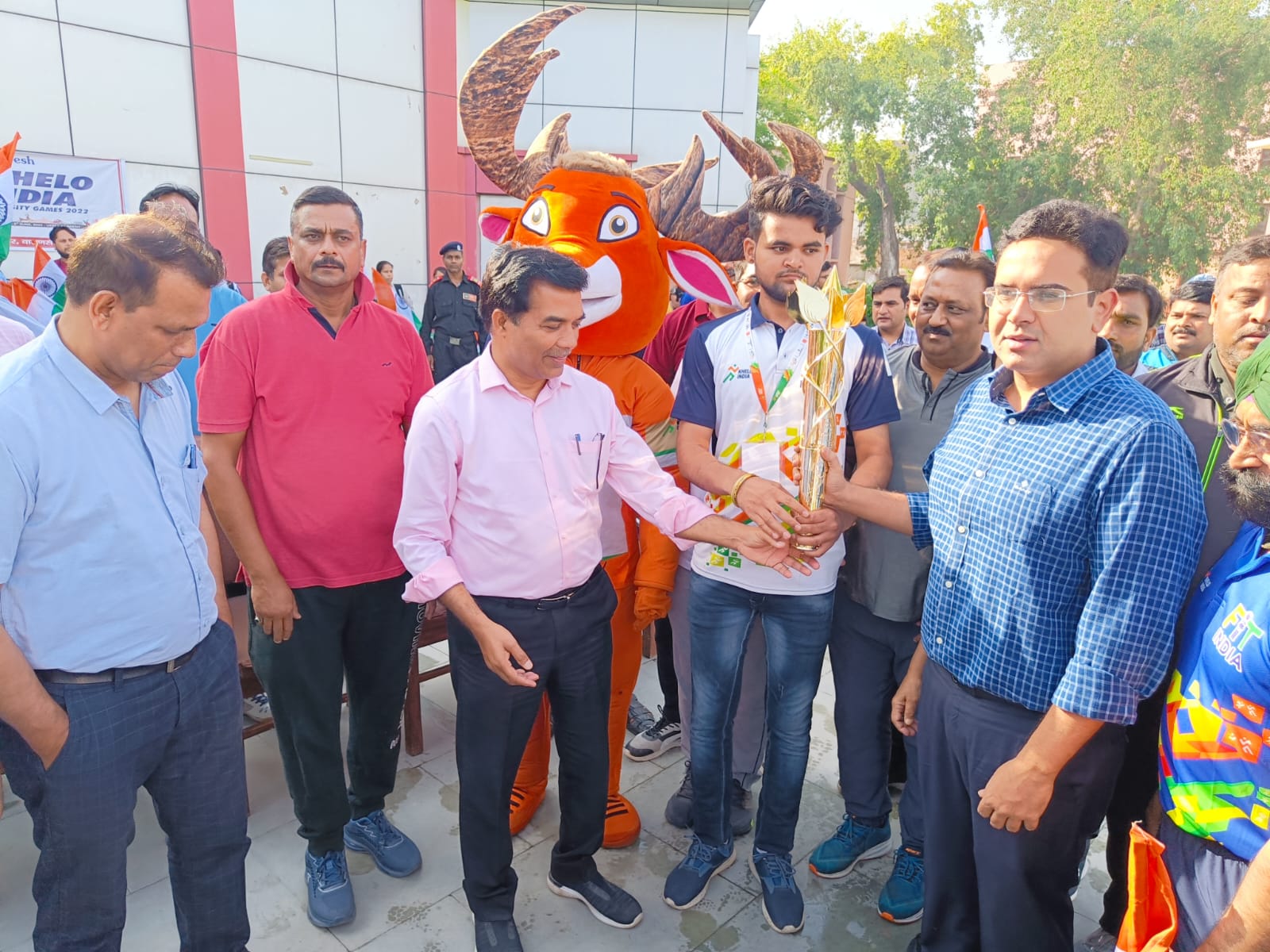 Khelo India University Games 2022-23 torch rally on arrival in Agra, welcome to the university