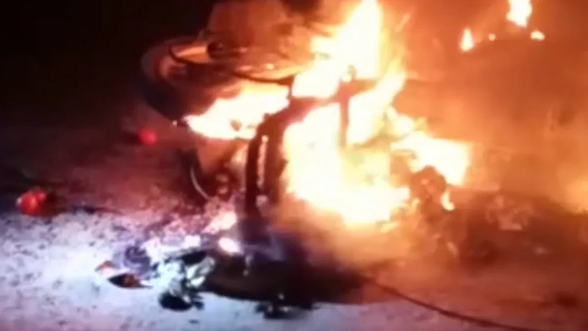 Bike rider youth burnt to death along with his bike due to falling of dilapidated wire