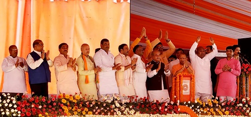 Uttar Pradesh Chief Minister Yogi Adityanath gave a big gift to the district