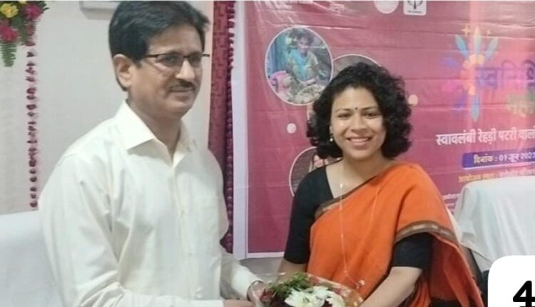 Banda - In the presence of Commissioner RP Singh and DM, PM Swanidhi Yojana program concluded