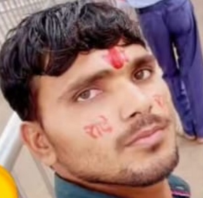 Etah youth shot dead, dead body found behind bushes in the field