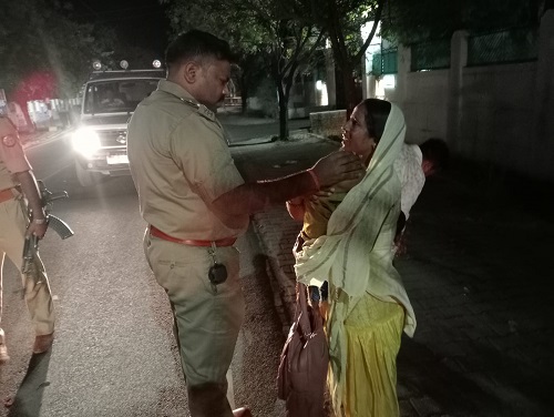 The Superintendent of Police presented an example of humanity by saving the lives of the injured in the accident