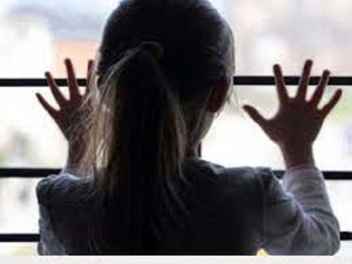 Neighbor tried to rape a 5-year-old girl playing at home