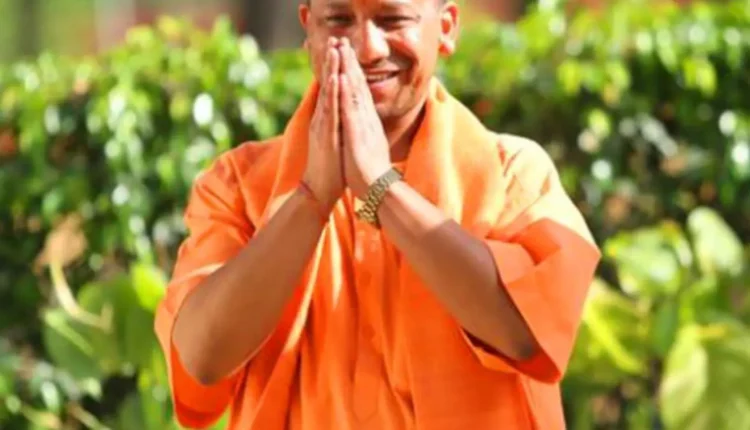 CM Yogi met the public continuously for three days and heard the problems