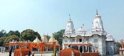 During the photo video shoot near Gorakhnath temple there was chaos due to the sighting of a drone.