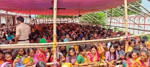 Crowd of devotees gathered at Shivhar Baba Bhubaneshwar Nath Dekuli Dham