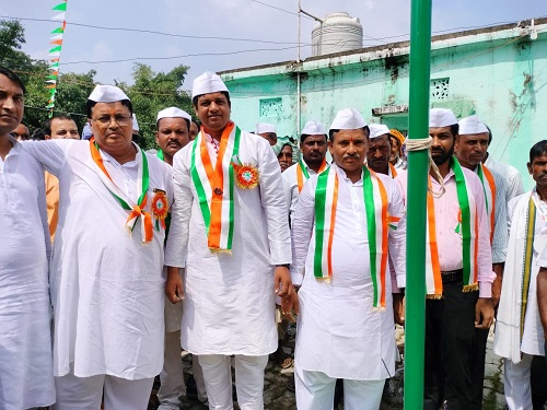 Chamanpur chief Mukesh Singh hoisted the flag