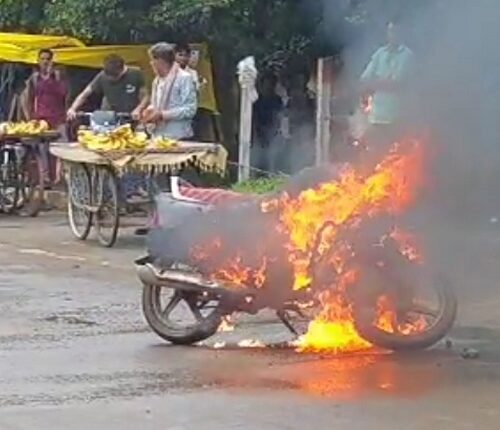 The moving bike became a ball of fire the bike rider saved his life by jumping