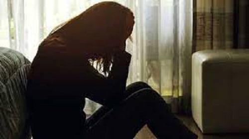 Shopkeeper raped a married girl and made the video viral