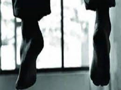 38-year-old bike rider dies after being hit by a truck coming in the wrong direction