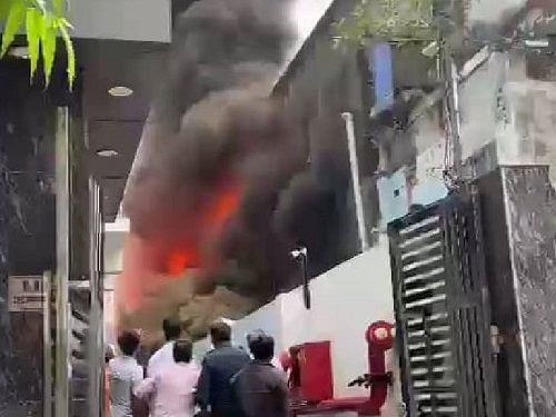 Loss of 1 crore due to fire due to short circuit in foam factory