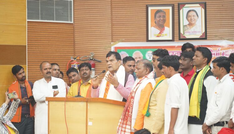 The country's borders and the future of the poor are both safe in the hands of Modi ji: Energy Minister A.K. Sharma