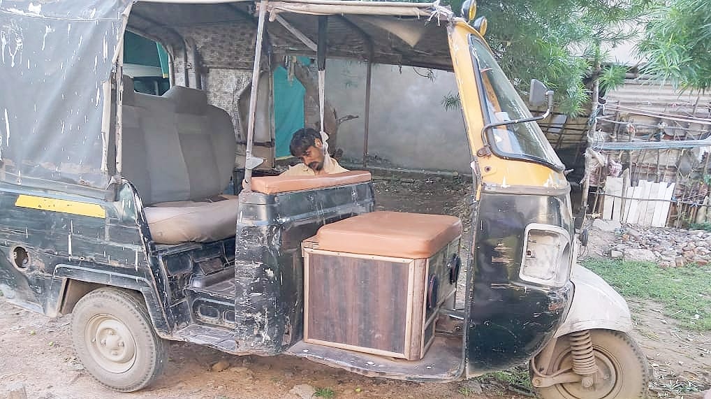 Boy commits suicide, friend hangs himself in auto