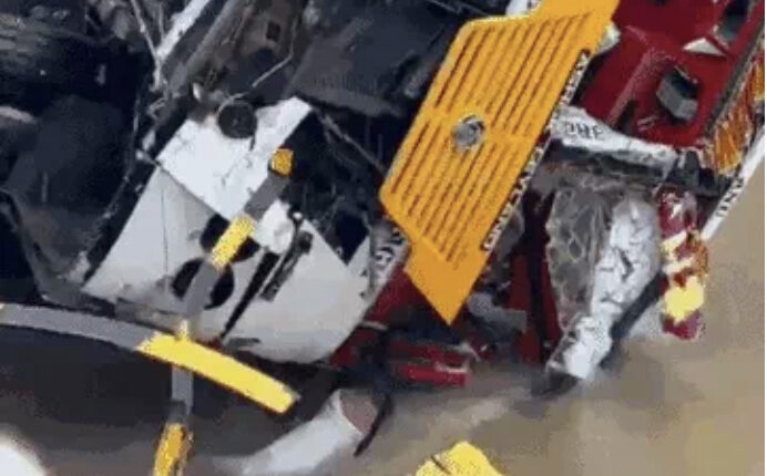 The bus filled with passengers fell into the canal, the bus was going to Kotkapura.