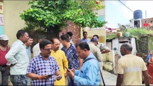Heart-wrenching incident like Ujjain-Burari, dead bodies of husband, wife and two children found inside the house