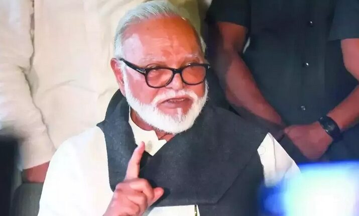 Bhujbal accused Jaranga of threatening him