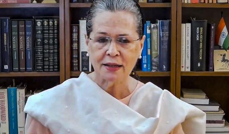 Sonia held a big meeting of shareholder party leaders at her residence.