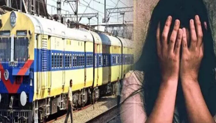 Girl raped in the bathroom of a moving train
