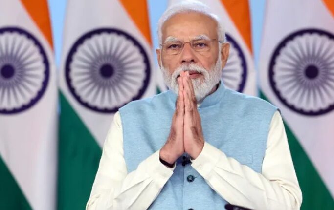 Life size cutout of Prime Minister Modi decorated with pheran in Srinagar