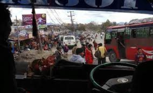 Bus overturns in Prayagraj, four people injured