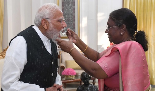 NDA leaders met President Draupadi Murmu, handed over the list of supporting MPs and staked claim to form the government.