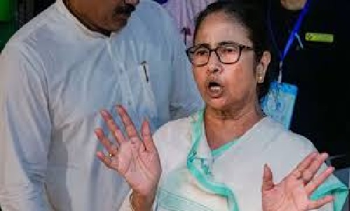 'The country needs change', Mamata Banerjee said while taunting BJP, let's see how long the NDA government lasts.