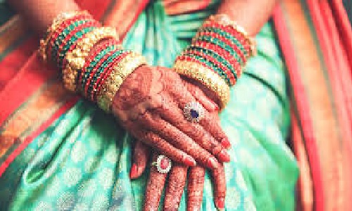 The bride refused to marry after seeing the groom abusing while drunk.