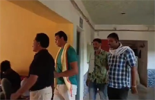 Lokayukta police caught ADM taking bribe in Satna, Madhya Pradesh