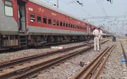 Miscreants opened fire on a moving train in Odisha, panic among passengers