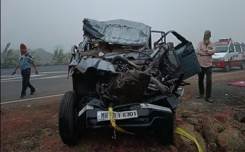 Jeep collides with truck parked in dense fog, one person dead, three injured