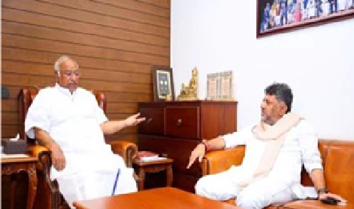 Amid speculation of leadership change, DK Shivakumar met Mallikarjun Kharge, know what happened
