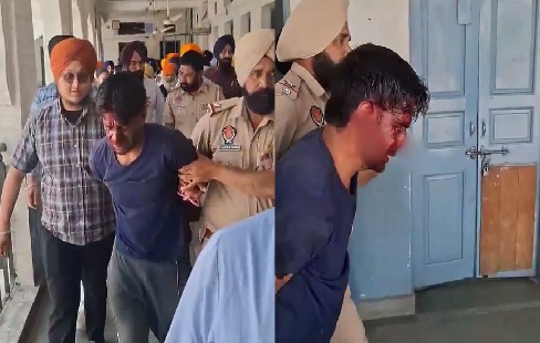 A man attacked with an iron rod in the Golden Temple, five people injured