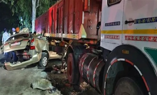 Truck hits several vehicles on highway in Pune, three killed