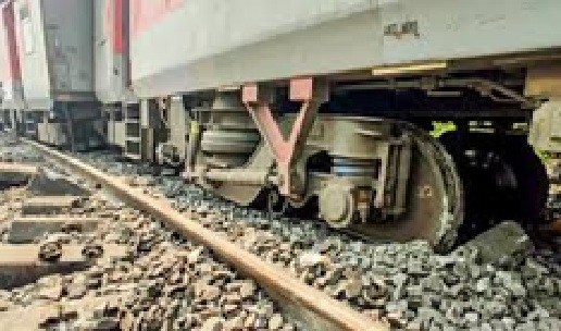 Two freight trains collide in Sahibganj, Jharkhand, three people including the loco pilot die | Video