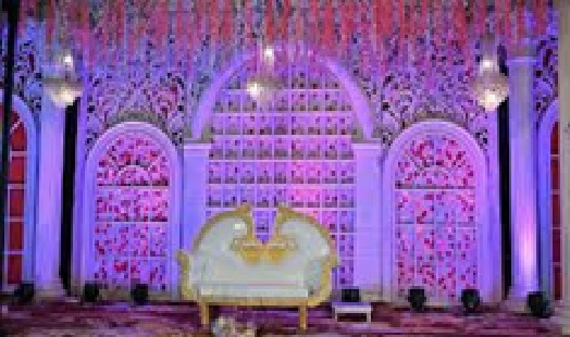 One person died in a fight between two relatives at a wedding ceremony in Mirzapur