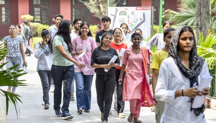 Over 70 per cent of DU undergraduate students continued to fourth year under FYUP