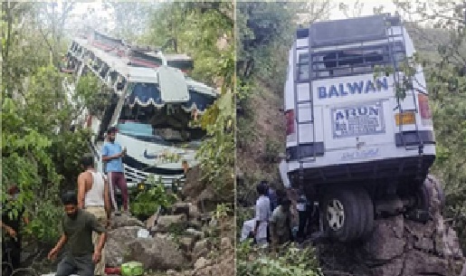 Jammu and Kashmir: Pilgrim bus falls into ditch, one dead