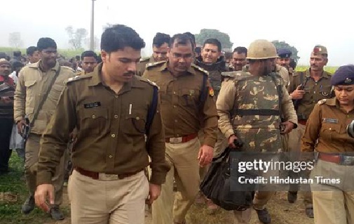 There was an attempt to rob the house of a hotelier, 5 arrested in an encounter with Ghaziabad police, 3 injured